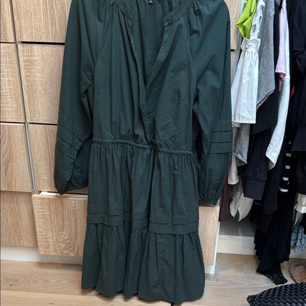 Elegant Green Women's Dress
